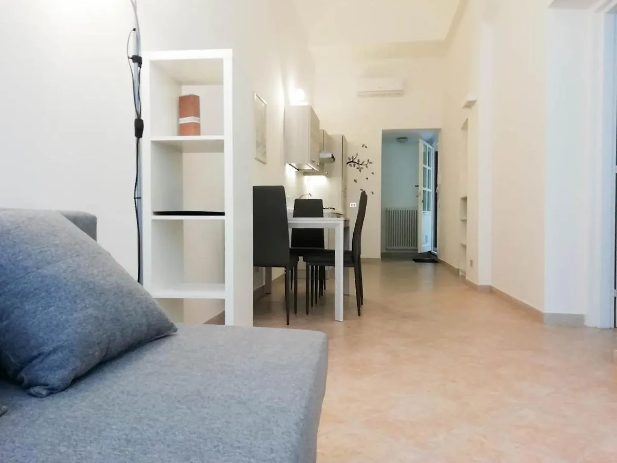 Mistrangelohome 5 - Appartamento In Pieno Centro Savona Italy