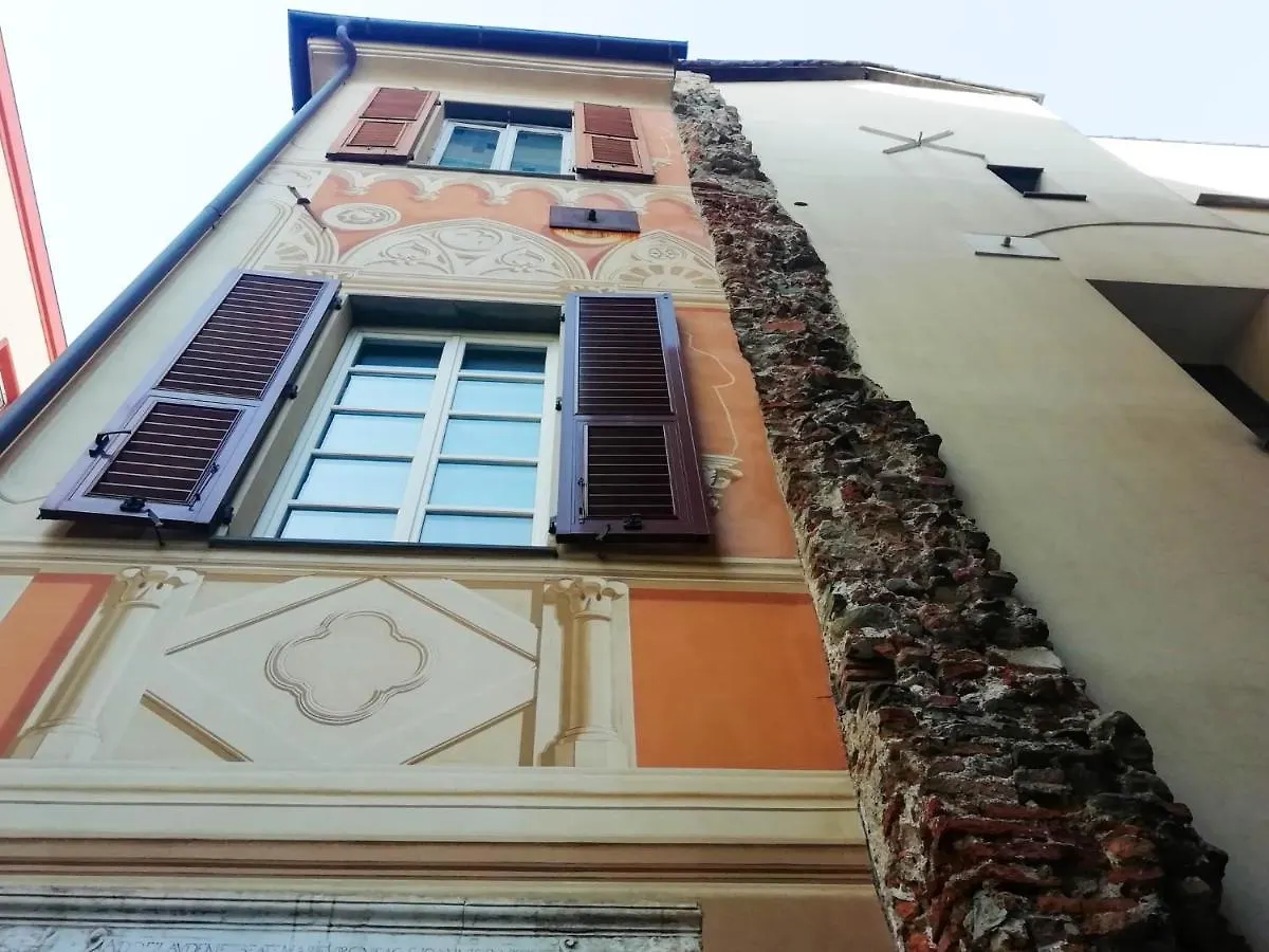 Apartment Mistrangelohome 5 - Appartamento In Pieno Centro Savona Italy